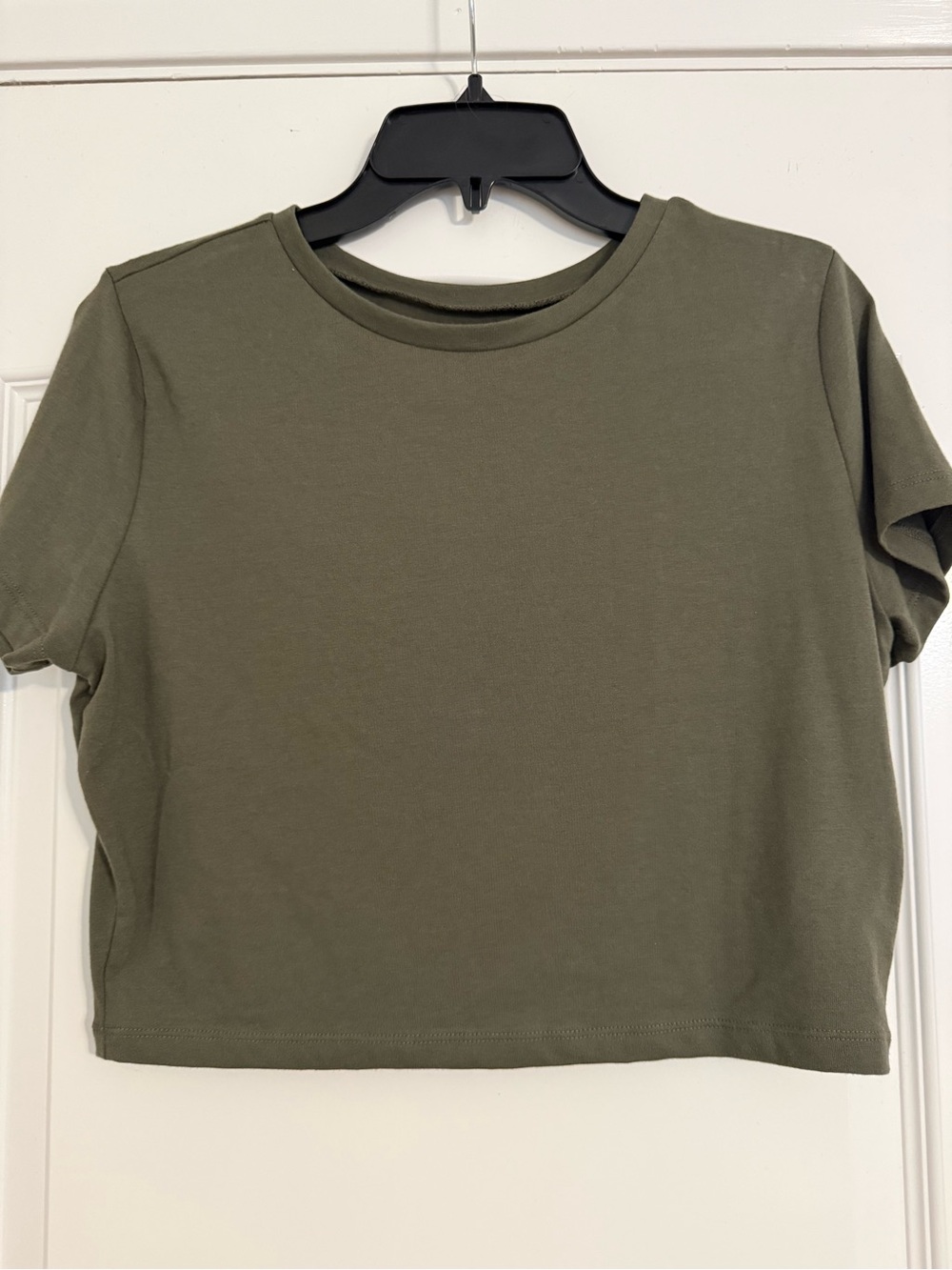 ⭐️ NWOT wild fable Olive Green Cropped Tee